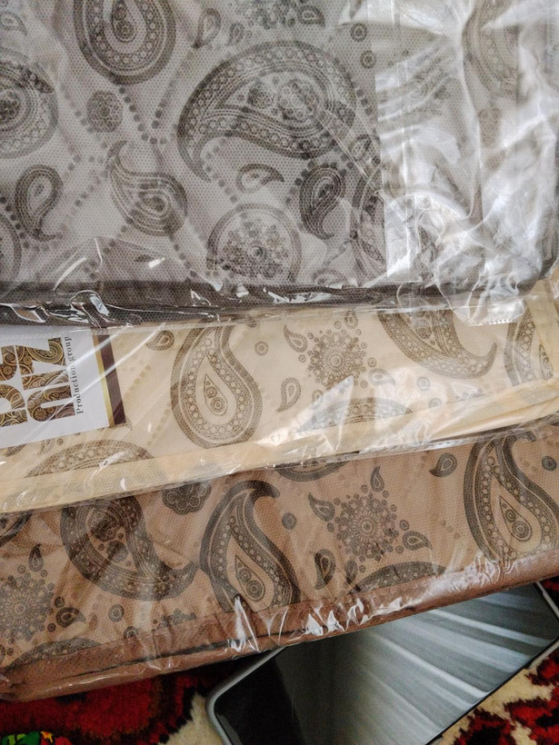 باکس(بوقچه)لباس پارچه ای طرح ترمه سایز یک